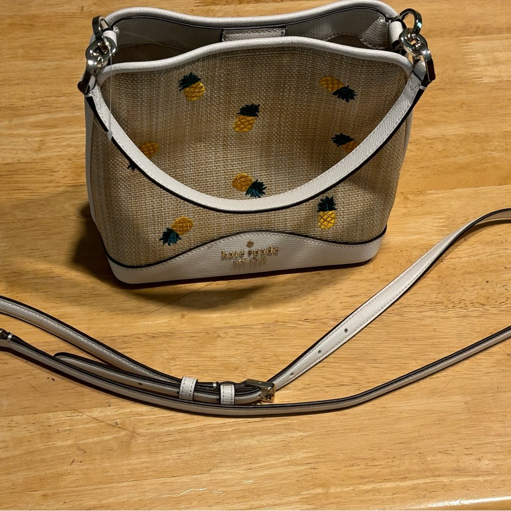 Kate Spade Pineapple Bucket Purse w/detachable strap, excellent condition
